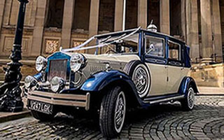 Esküvői kocsi: limuzin vs oldtimer